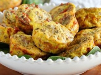 Яичные маффины в мясных корзинках