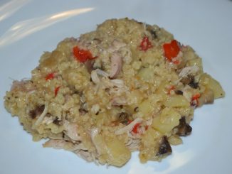 Жаркое из курицы с пшеном в горшочке
