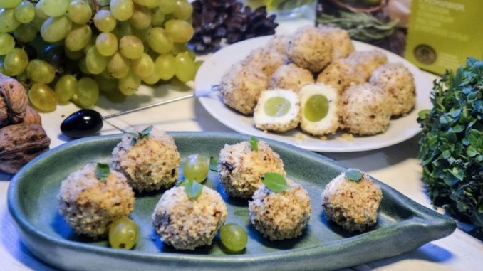 Закуска из винограда с сыром Закуска из винограда с сыром