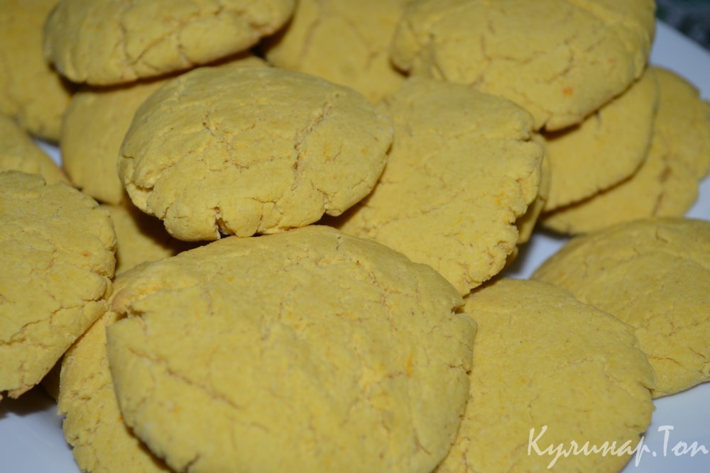 Кукурузное печенье на сметане