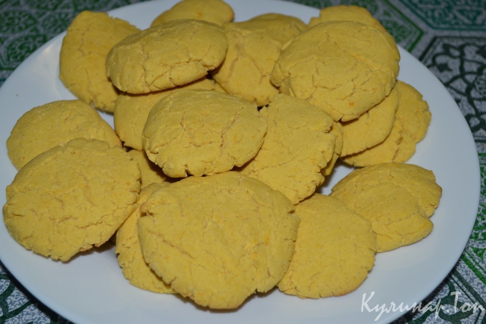 Кукурузное печенье на сметане