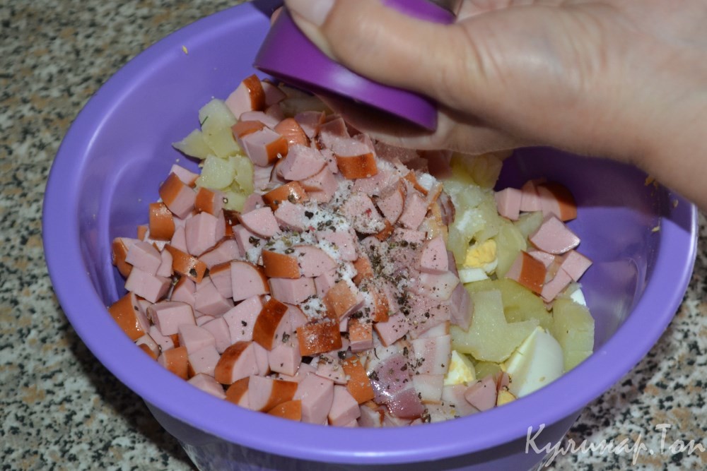 Окрошка «Сытная» с беконом и сосисками