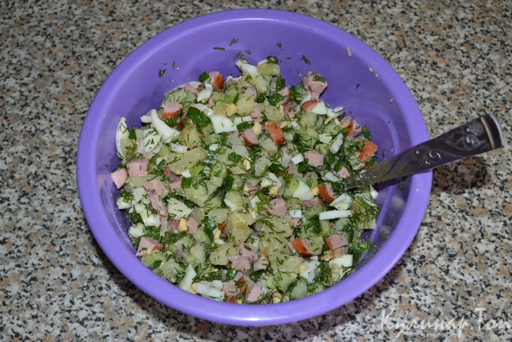 Окрошка «Сытная» с беконом и сосисками