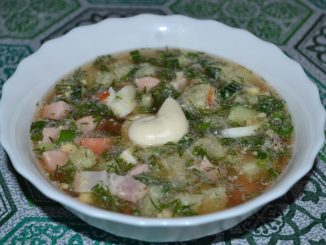 Окрошка «Сытная» с беконом и сосисками