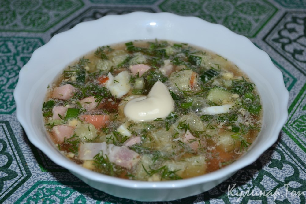 Окрошка «Сытная» с беконом и сосисками