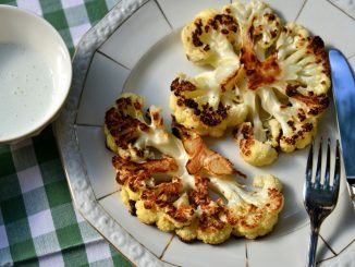 Стейк из цветной капусты на углях