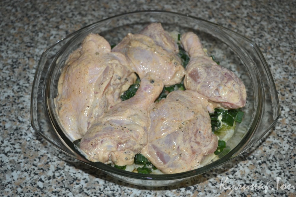 Курица, запеченная с цветной и брюссельской капустой