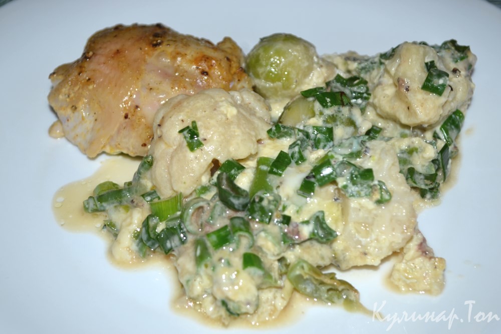 Курица, запеченная с цветной и брюссельской капустой