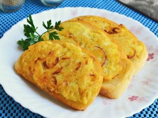 Гренки с луком на завтрак