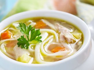 Куриный суп с лапшой и картофелем в мультиварке