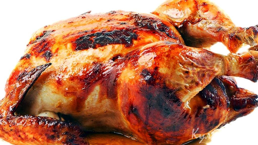 Курица, фаршированная потрошками, подкопченная в котле барбекю