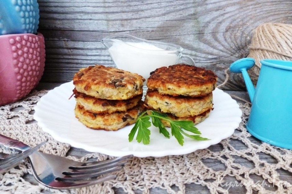 Овощные оладьи с шампиньонами
