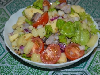 Салат с сельдью и яблоком
