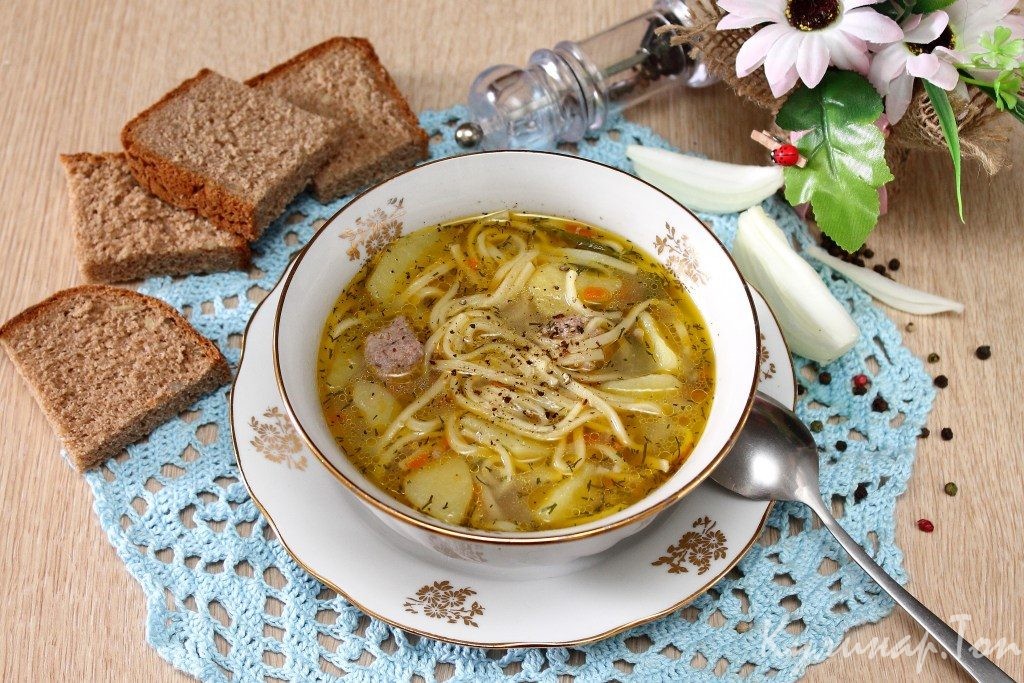 Суп с картошкой, фрикадельками и лапшой