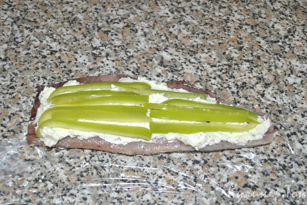 Закусочный рулет из сельди