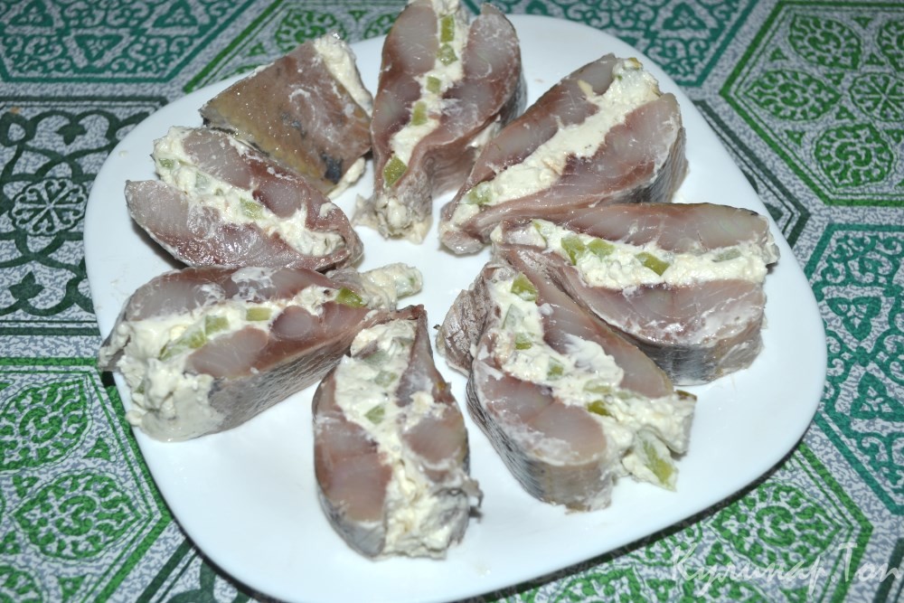 Закусочный рулет из сельди