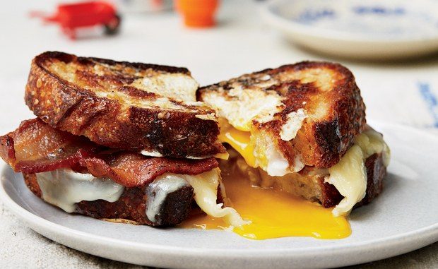 egg-in-a-hole-sandwich