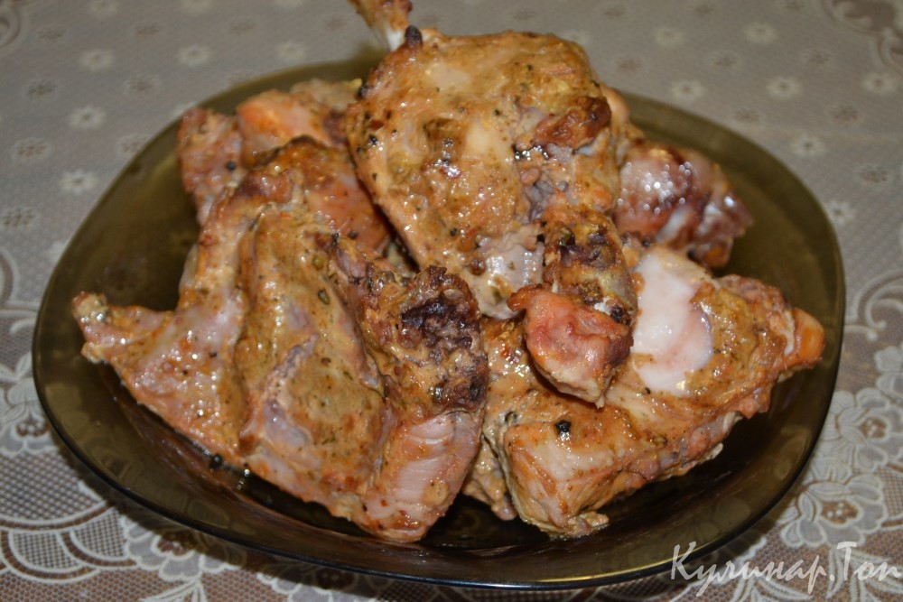Кролик, запеченный в духовке с аджикой