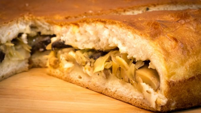 Пирог с капустой и грибами Пирог с капустой и грибами