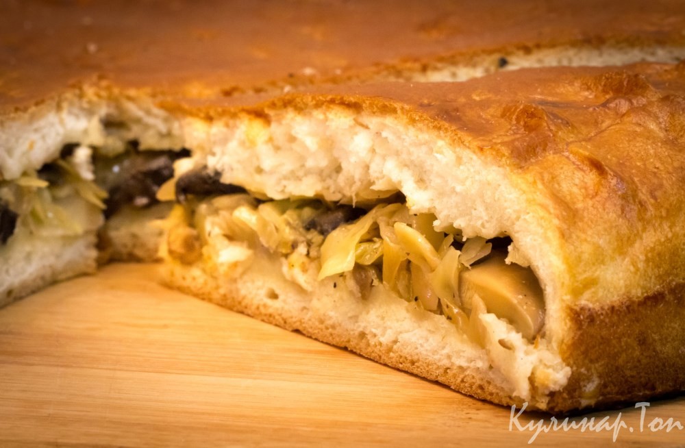 Пирог с капустой и грибами