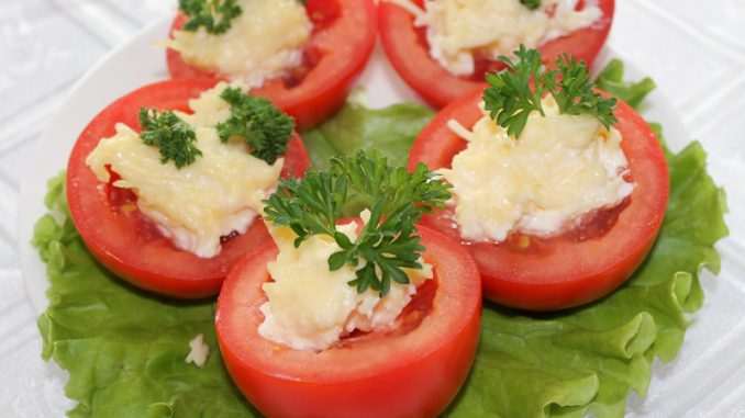 Сырно-чесночная закуска из помидоров Сырно-чесночная закуска из помидоров