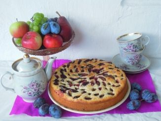 Домашний пирог со сливами