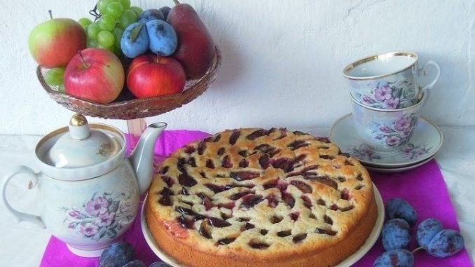 Домашний пирог со сливами Домашний пирог со сливами
