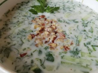 Холодный болгарский суп из йогурта