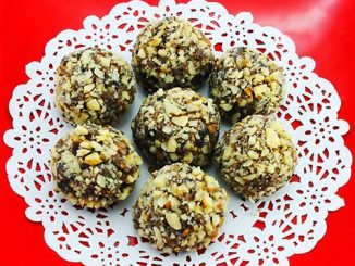 Шарики из сухофруктов с орешками