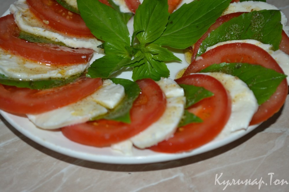 Салат «Капрезе»