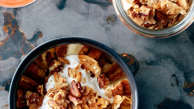 Salted Coconut Granola (Статьи)