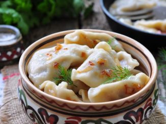 Вареники с картофелем в горшочках