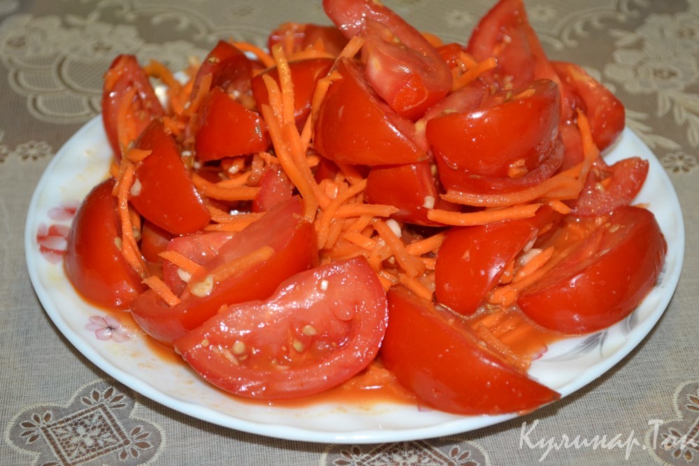 Закуска из помидоров с морковью по-корейски