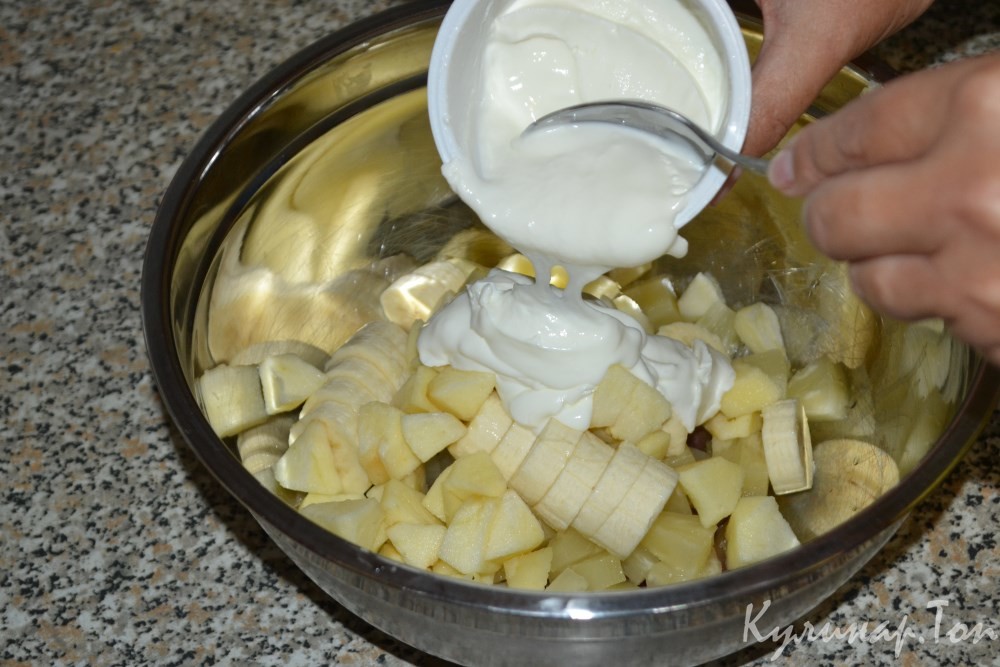 Фруктовый салат с ананасами