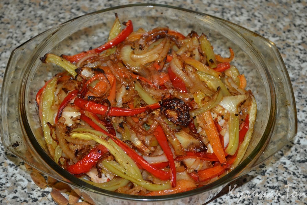 Курица, запеченная со сладким перцем