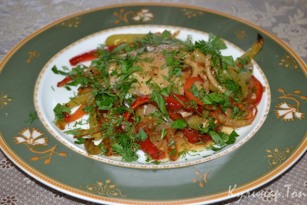 Курица, запеченная со сладким перцем