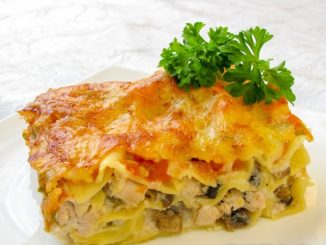 Лазанья с курицей и овощами