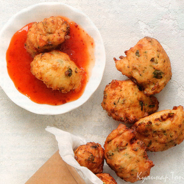 Пончики из заварного теста с мясом краба