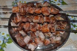 Шашлык на белом вине с розмарином