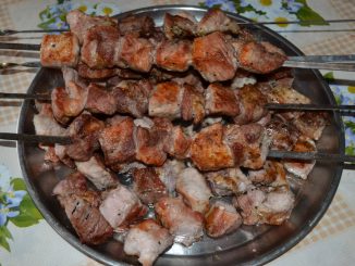 Шашлык на белом вине с розмарином