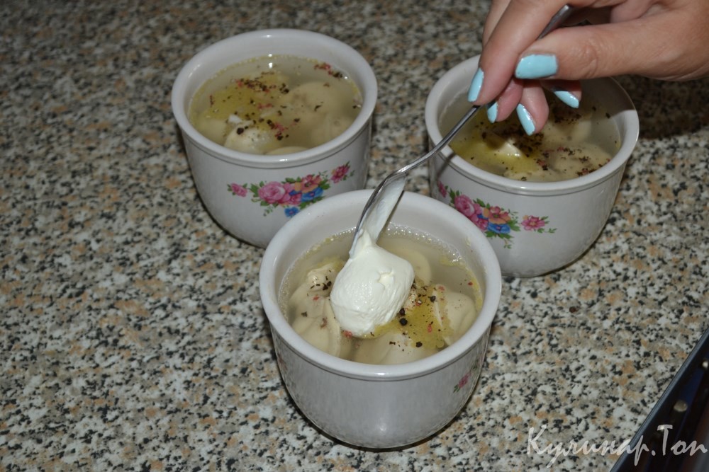 Суп пельменный в горшочке