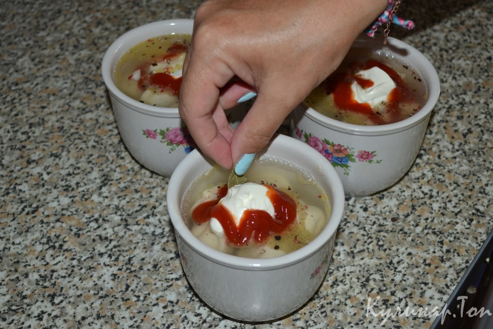 Суп пельменный в горшочке