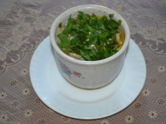 Суп пельменный в горшочке