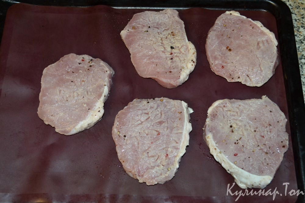 Свинина с луком и оливками
