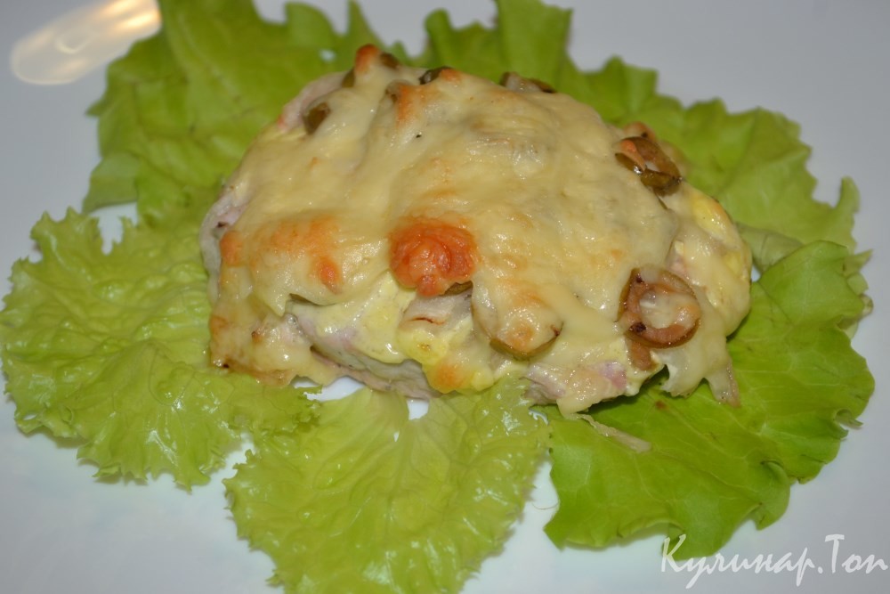 Свинина с луком и оливками