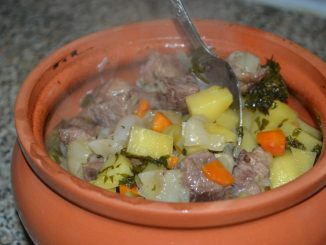 Жаркое из свинины с овощами в горшочке в духовке