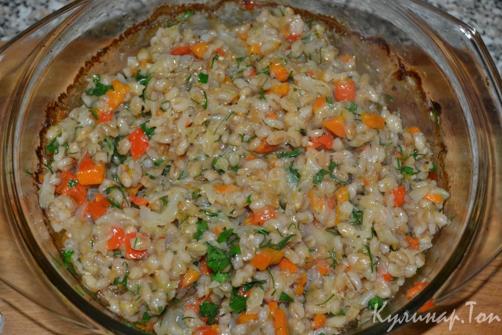 Перловка с овощами в духовке