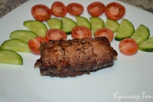 Свиные рулетики с фисташками