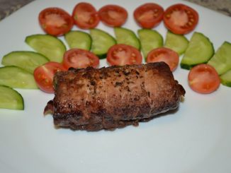 Свиные рулетики с фисташками