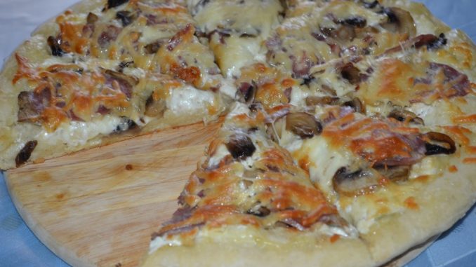 Пицца с шампиньонами и колбасой-15 Пицца с шампиньонами и колбасой